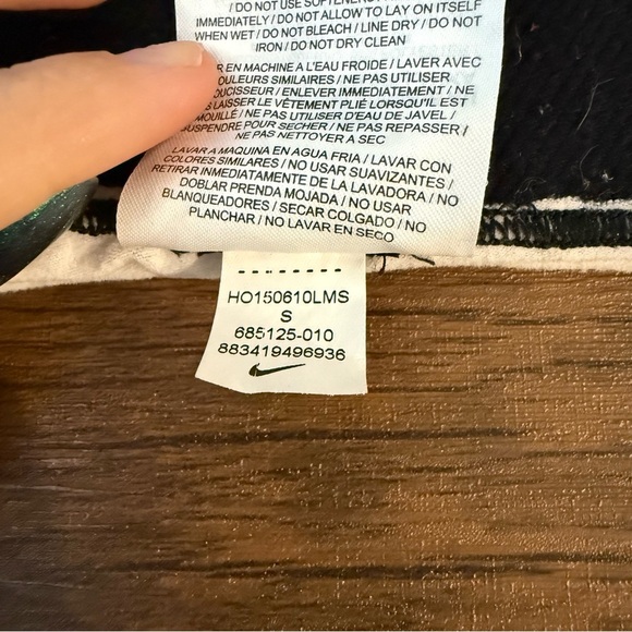 Nike Pro Hyperwarm Compression Polka Dot Leggings - Picture 9 of 9